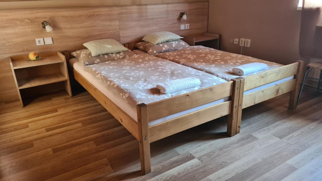 Hajas Familia Kiado Szobak Balatonmáriafürdő المظهر الخارجي الصورة