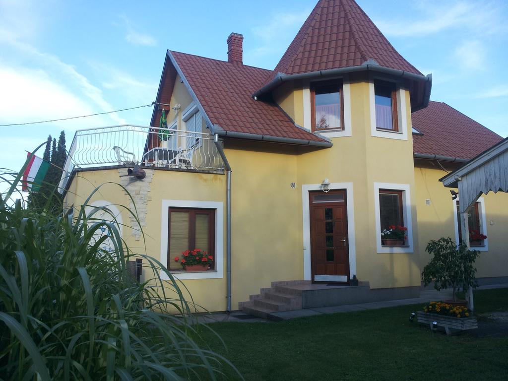 Hajas Familia Kiado Szobak Balatonmáriafürdő المظهر الخارجي الصورة